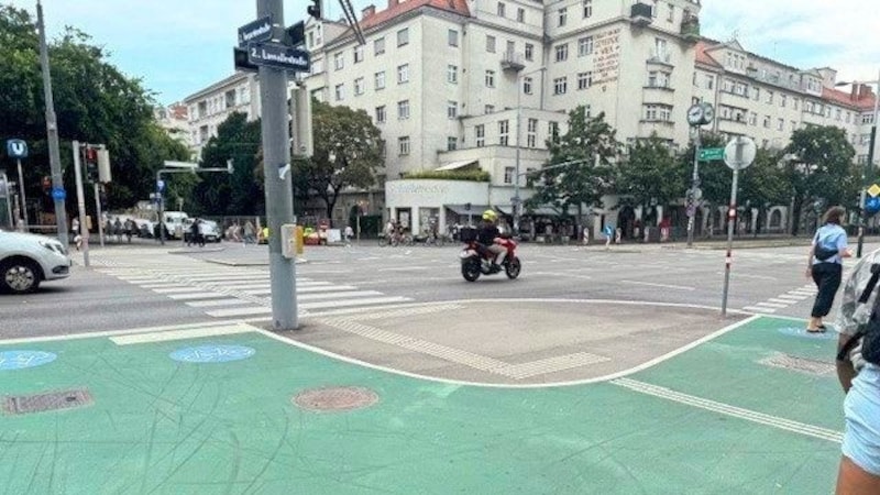 Eine der Gefahrenstellen ist auch an der Lasallestraße/ Ecke Vorgartenstraße zu finden. (Bild: FPÖ Wien/ Toni Mahdalik)