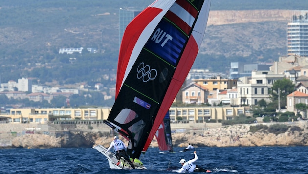 David Hussl und Benjamin Bildstein haben an Boden verloren. (Bild: AFP)