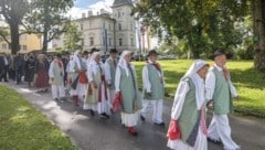 Gottscheer Wallfahrt beim Schloss Krastowitz bei Klagenfurt. (Bild: Dieter Kulmer Gottscheer Landsmannschaft Klagenfurt)