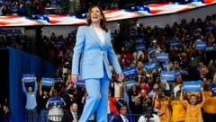 Kamala Harris hat unter Demokraten eine neue Begeisterung entfacht. (Bild: AP/John Bazemore)