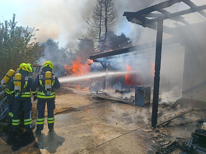 Zahlreiche Florianis kämpften gegen die Flammen