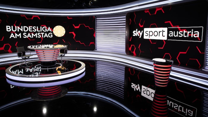 Das Sky-Studio für die startende Bundesliga-Saison steht in Wien-Auhof und wartet mit allerlei ...