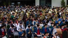 Aufmarsch der Blaskapellen: Am 25. August wird das Rheinufer Schauplatz des größten Blasmusikkonzertes, das die Welt bis jetzt gesehen hat. (Bild: Gemeindemusik Götzis. )