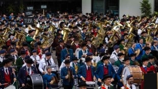 Aufmarsch der Blaskapellen: Am 25. August wird das Rheinufer Schauplatz des größten ...
