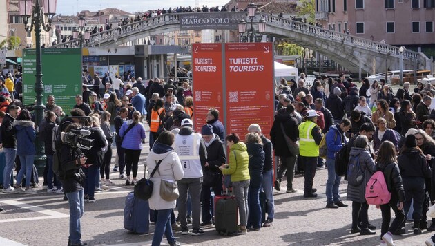 In April, Venice was the first city in the world to introduce a payment system for visitors to prevent day trippers from entering the city at peak times. The pilot project lasted 29 days and ended in July. (Bild: Audi)