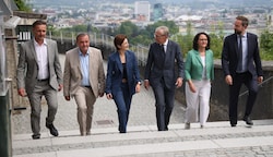 Die Salzburger Landesregierung erhöht sich die Gehälter. (Bild: Tröster Andreas)