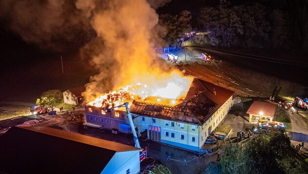 The square barn in St. Thomas am Blasenstein caught fire. (Bild: Werner Kerschbaummayr)