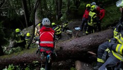 Die Feuerwehr Oberstdorf konnte den Mann nur mehr tot bergen. (Bild: Feuerwehr Oberstdorf)