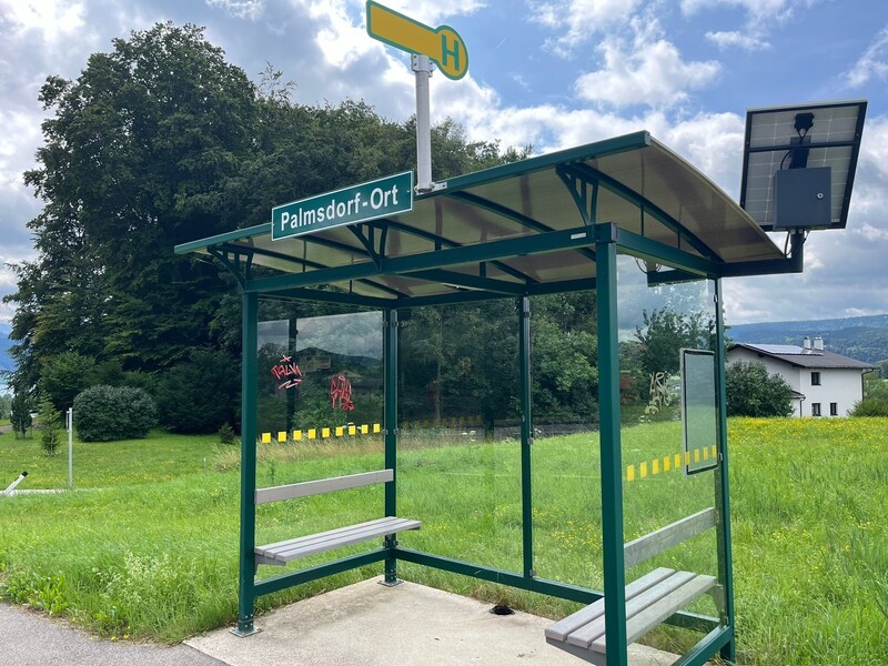 Insgesamt wurden in Attersee 80 Sachbeschädigungen gezählt. (Bild: Krone KREATIV/Gemeinde Attersee)