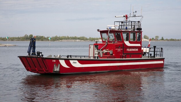 „Föhn“ musste ausrücken, um ein defektes Motorboot abzuschleppen.  (Bild: Mathis Fotografie)