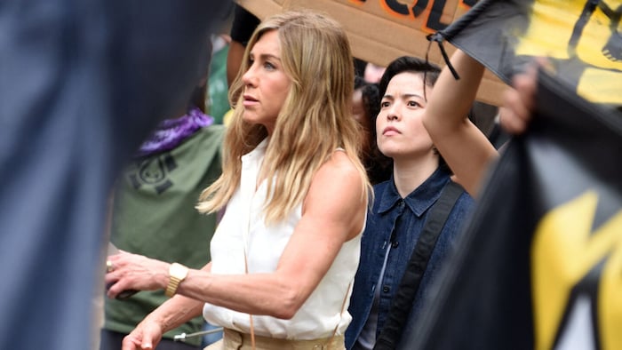 Bei den Dreharbeiten für die neueste Staffel der Serie „The Morning Show“ ...