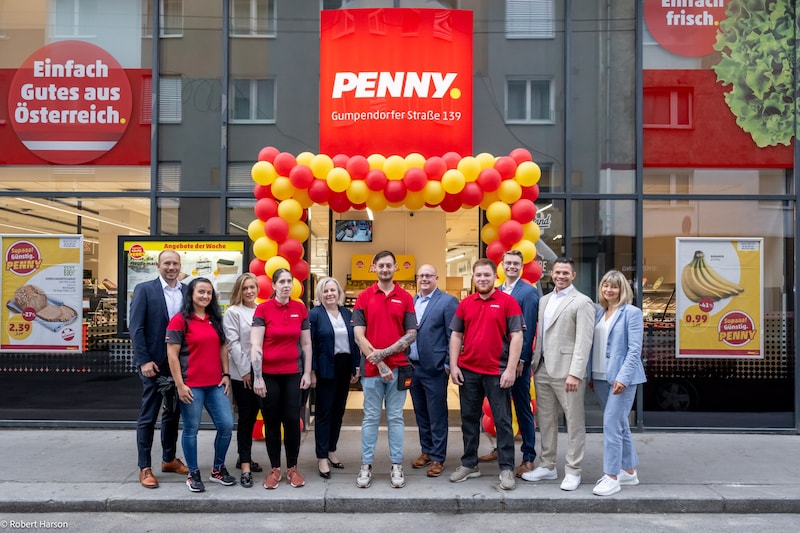 Das Team von PENNY Wien Mariahilf freut sich über den wieder eröffneten Markt (Bild: RobertHarson)