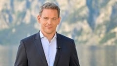 Die heurigen Sommergespräche mit Moderator Martin Thür finden in Traunkirchen statt. (Bild: Thomas Ramstorfer")