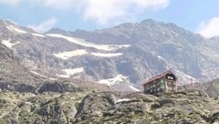 Auf einer Anhöhe thront die Siegerlandhütte im Talschluss über dem Windachtal. (Bild: Peter Freiberger)