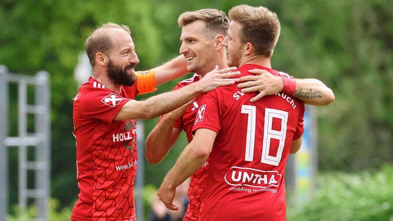 Want to avoid the relegation battle: Kuchl kickers Perlak, Hödl, Mauberger (from left). (Bild: Tröster Andreas/Kronen Zeitung)