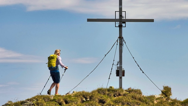 After the ascent, hikers are rewarded with magnificent and unforgettable views. (Bild: Weges)