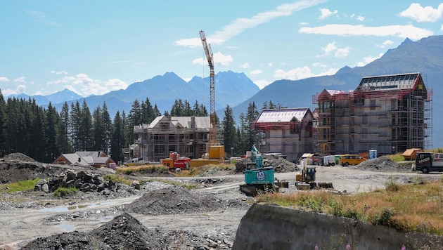 Aktuell werden die Chalets und Appartements errichtet. (Bild: Hölzl Roland)