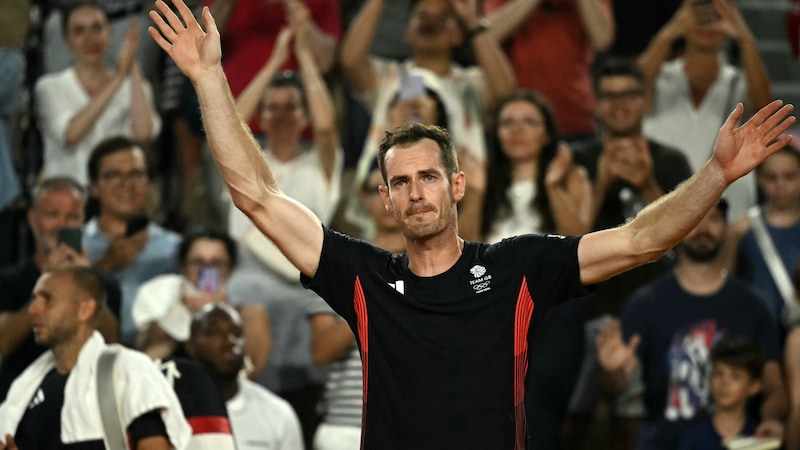 Murray verabschiedete sich Donnerstag Abend nach dem Aus im Doppel mit Tränen in den Augen von den Fans. Seine ruhmreiche Tenniskarriere ist damit vor. (Bild: AFP or licensors)