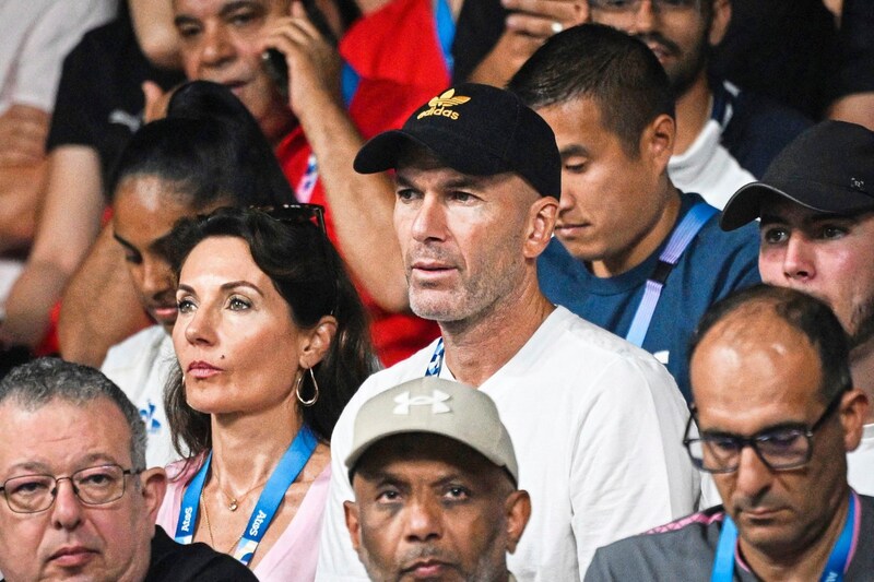 Zinedine Zidane schaute Tischtennis-Teenager Felx Lebrun auf den Schläger. (Bild: AFP/AFP or licensors)