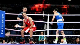 Die Olympia-Teilnahme von Imane Khelif (li.) sorgt für mächtig Wirbel.