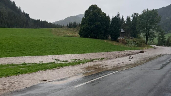 100 Feurwehrleute kämpften auch im Murtal gegen die Wassermassen.