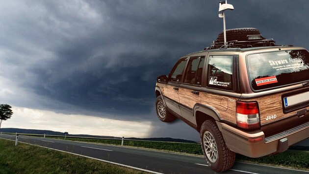 Special vehicles enter the "eye of the storm". (Bild: Krone KREATIV/Umbimet/Stormhunters; SKYWARN AUSTRIA)