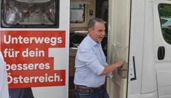 SPÖ-Chef Andreas Babler tourt im Wohnmobil durchs Land. (Bild: Tschepp Markus)