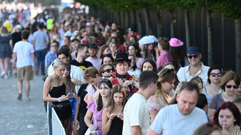 Tens of thousands also flocked to Taylor Swift's concerts in Warsaw and the hype surrounding the singer is huge. (Bild: AFP)