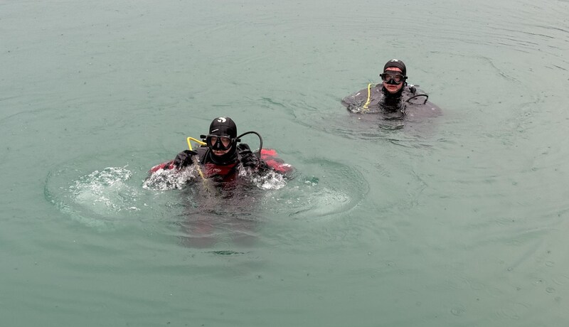 Divers found the body at around 9 pm (Bild: Abschnittsfeuerwehrkommando Mondsee/C. Stoxreiter)