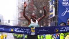 Hellen Obiri siegte mit dem Lightspray-Schuh in Boston. (Bild: AP)