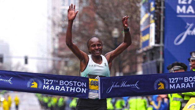 Hellen Obiri won with the Lightspray shoe in Boston. (Bild: AP)