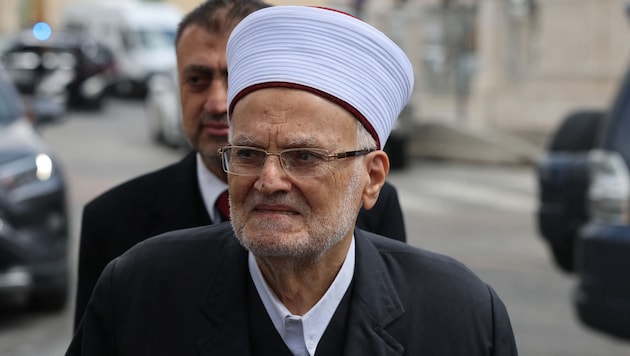 The imam of Jerusalem's Al-Aksa Mosque, Ikrima Sabri, was temporarily arrested on Friday. (Bild: AFP)