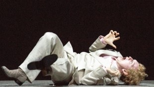 Bogdan Volkov als grandioser „Idiot“ (Bild: Salzburger Festspiele / Bernd Uhlig)