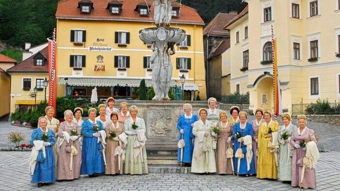 A group photo of the Burgfrauen