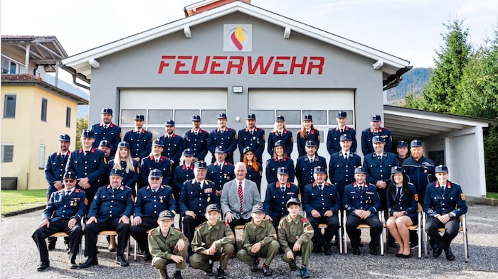 Team photo of the comrades in Freissnitz-Rosenbach