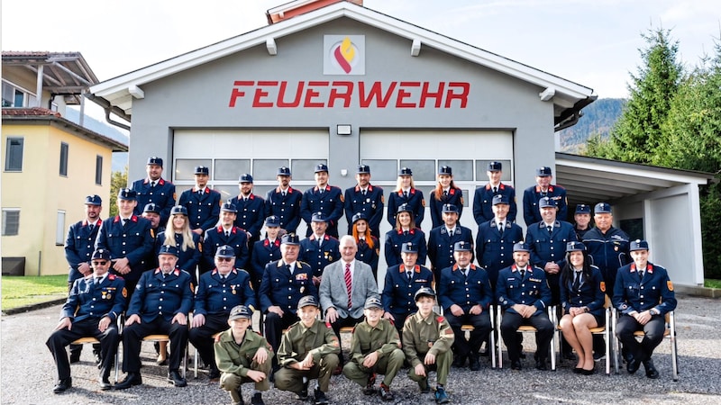 Team photo of the comrades in Freissnitz-Rosenbach (Bild: Die Feuerwehr Friessnitz- Rosenbach )