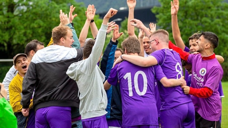 Die Freude ist groß bei den Sportlern des Vereins Freundschaftsbänder (Bild: Freundschaftsbänder e.V.)