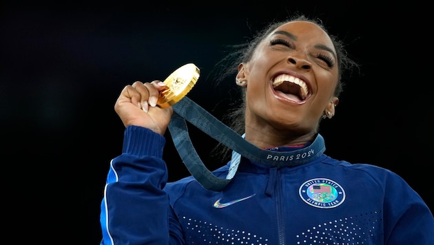 Simone Biles (Bild: AP ( via APA) Austria Presse Agentur/ASSOCIATED PRESS)