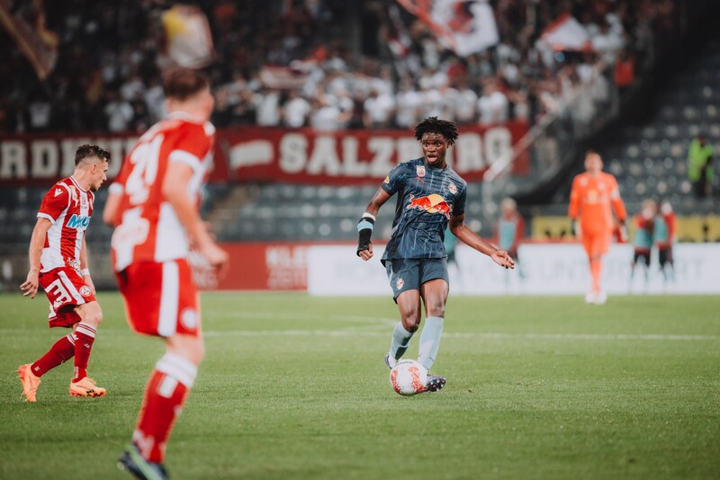 Hendry Blank and teammate Samson Baidoo are now called upon, but did not make the most confident impression against GAK. (Bild: Dominik Angerer – 2024 FC Red Bull Salzburg)