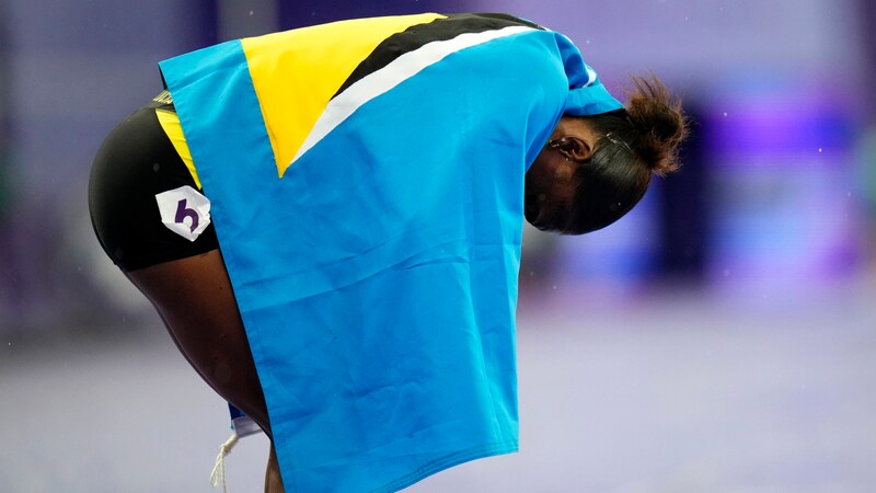 Great emotions for Julien Alfred (Bild: AP ( via APA) Austria Presse Agentur/ASSOCIATED PRESS)