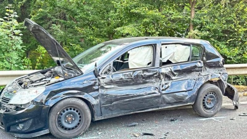 Der nachfolgende Pkw fuhr so wie das Auto der Ungarin Richtung Oberwart. (Bild: Christian Schulter/Christian schulter, Krone KREATIV)