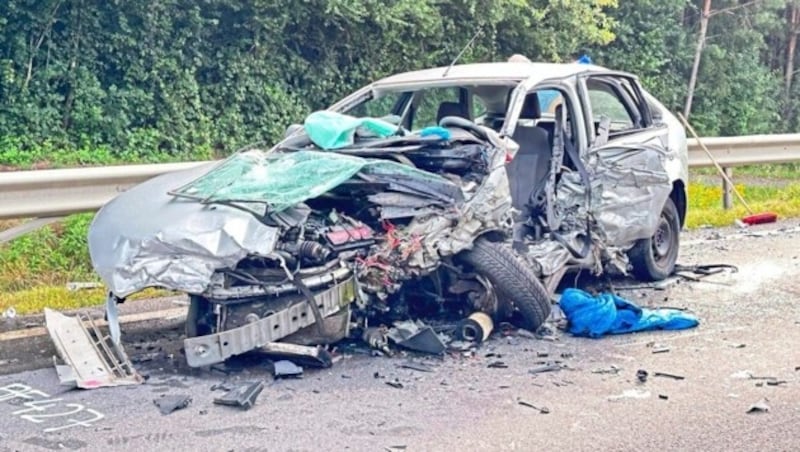 All that remained of the fatal accident victim's car was a pile of wreckage. (Bild: Christian Schulter)