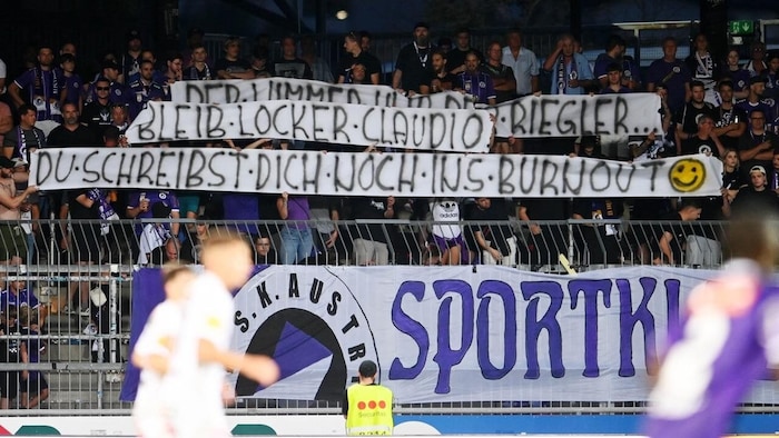 "The Wimmer and the Riegler..." Austria Klagenfurt's fans held back on this derby banner against ...