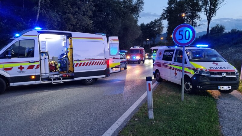 Großeinsatz für Rettung, Polizei und Feuerwehr in Kapfenberg. (Bild: Stefan Kroisleitner)