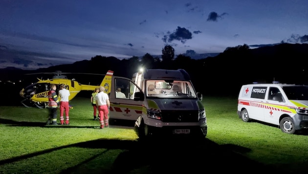 Sogar der Rettungshubschrauber musste anrücken. (Bild: Stefan Kroisleitner)