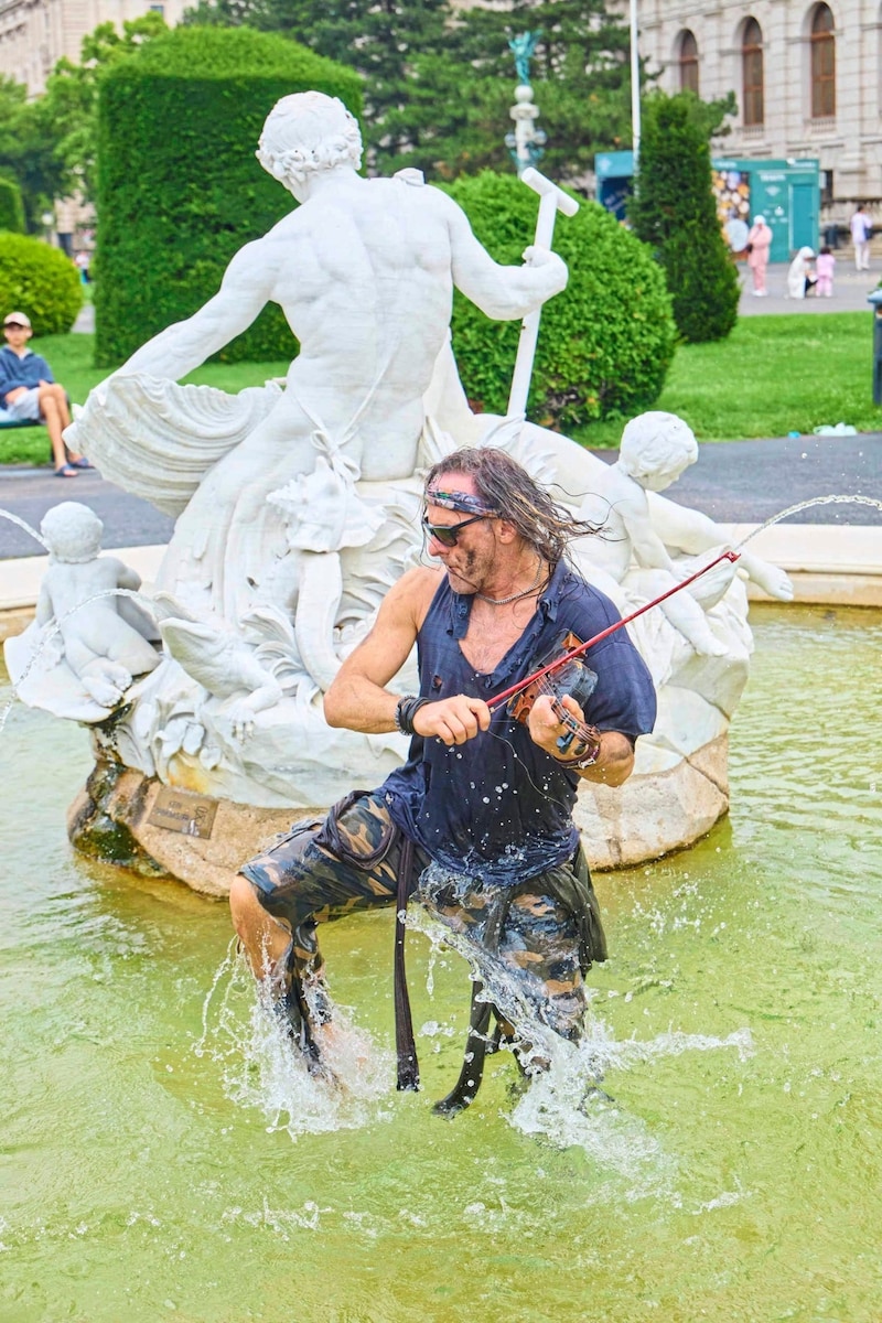 Wasserscheu waren die Bandmitglieder keineswegs. (Bild: Tuma Alexander/Starpix / A. Tuma)