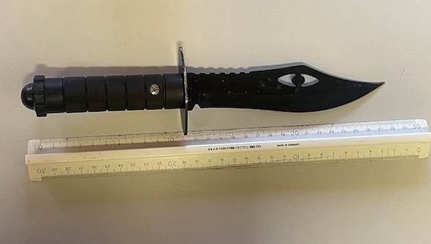 A knife with a 15 centimeter blade is also alleged to have been used in the incident in Linz (symbolic image) (Bild: LPD Wien)