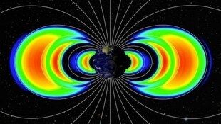 Der Sonnensturm im Mai – der heftigste seit 2003 – hat unserer Erde einen zusätzlichen, dritten ...