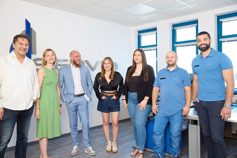 "Our experienced team works with state-of-the-art technology and high-quality materials to meet the highest quality standards," says the SERVIO team. (Bild: SERVIO)