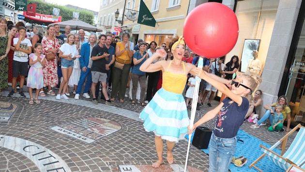 In the alleyways, young and old visitors to the old town will be surprised by small artists. (Bild: Rojsek-Wiedergut Uta/Uta Rojsek-Wiedergut)